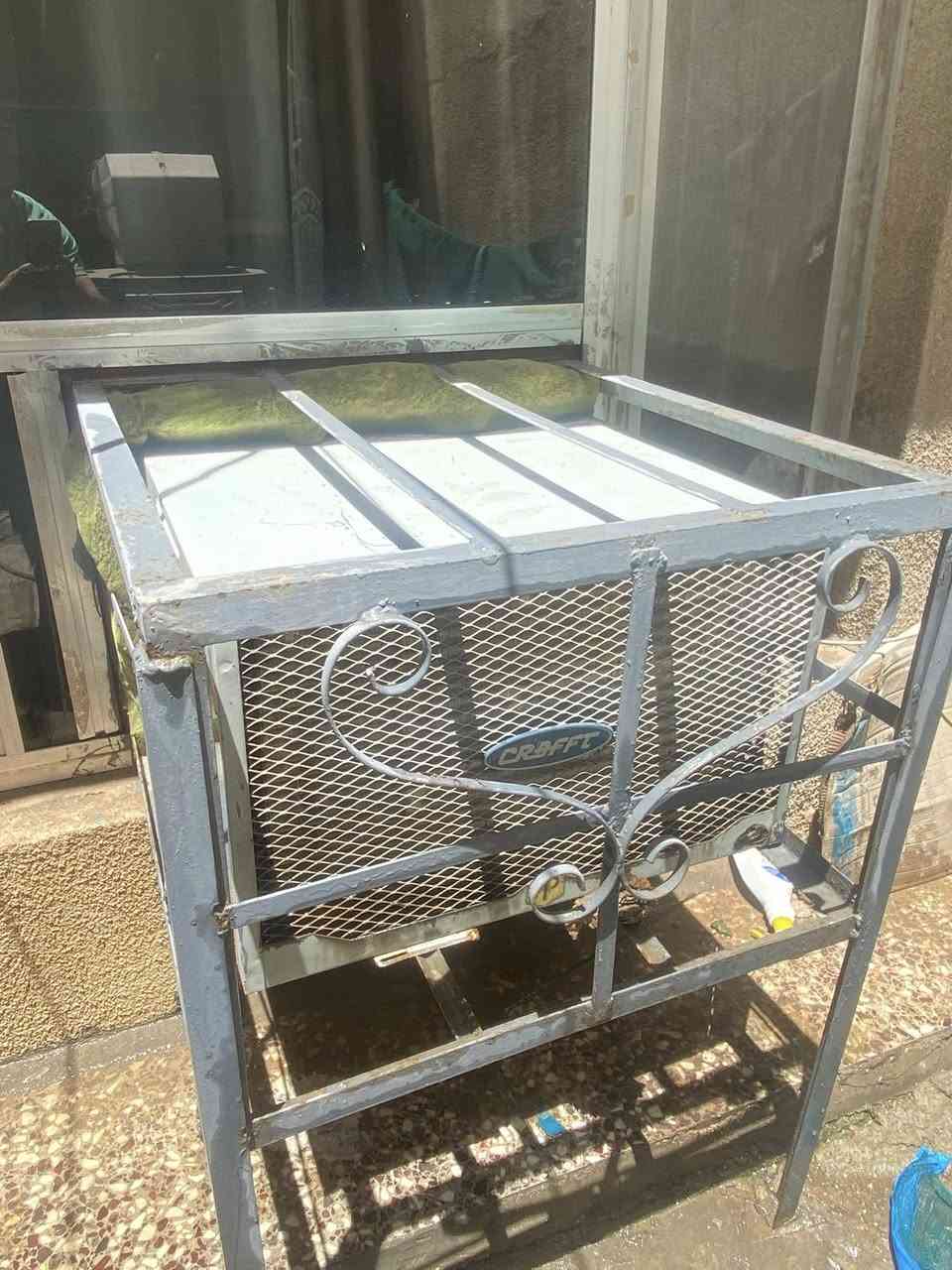 مكيفات ثنين نضيفات كلش ممصلحات بروده ثلج للبيع سعر الواحد 250.     ___***********
