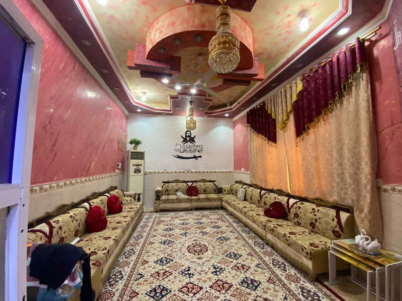 بيت طابو صرف حي العرب قريب عل نادي الفرات المساحة الكلي 210 متر واجهه 15 ونزال 14
4غرف نوم 

‏‎للأستفسار مراجعة مكتب خالد الشريفي عنوان المكتب قرب مطعم صمد الاول 
*********** خالد الشريفي
