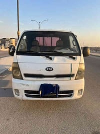 كيا دبل قماره 19 للبيع مكفوله من ضربه وصبغ متومه سياره جاهزه وكامله ما...