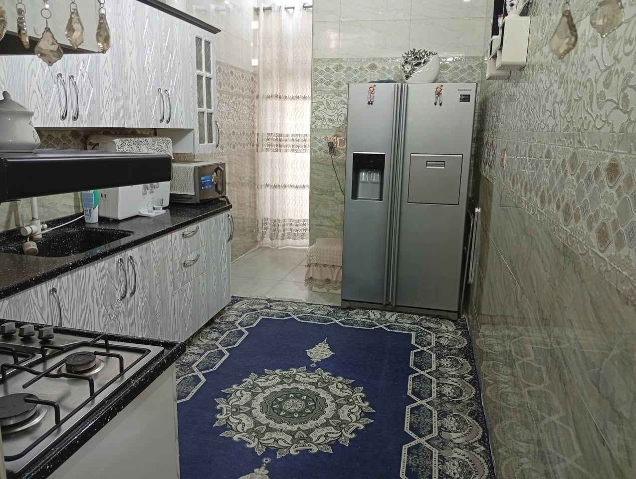 دار للبيع مساحه ١٠٠ متر نظيف  الأساس والسقف كونكريت غرفه سندويج فوك والكاونتر وغرفه الاخشاب وكيزر مع خط مولده المكان شارع المطار الجديد قرب جوهرة العرب شارع العلويات الدار مقابيل العلويات  للعلم منطقة الكريشات  اول منطقه مشموله بل تطويب للاستفسار خاص او الاتصال  ع الرقم ***********
