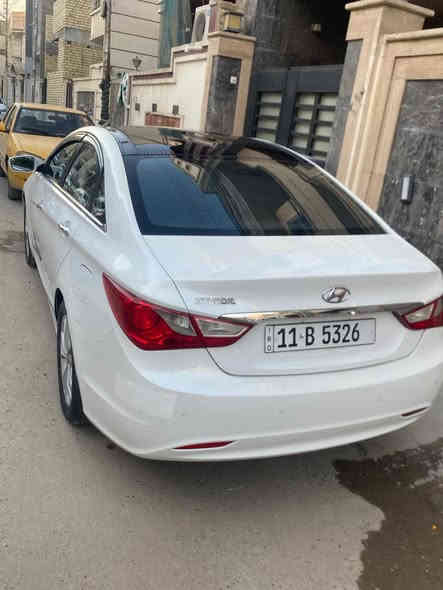 السلام عليكم 
🚗 للبيع – هيونداي سوناتا 2011 خليجي / فول مواصفات 🚗
✨ رقم بغداد – باسمي مباشرة
✨ سنوية جديدة لغاية 2030
✨ هزة جديدة
✨ السيارة مدامة إدامة كاملة

📌 المواصفات:
 • فول مواصفات خليجي
 • تبريد قطعتين 
 • فتحة سقف 
 • حساسات خلفية
 • مثبت سرعة
 • مقاعد مريحة مع تحكم كهربائي 
 • محرك 2400 دوش اقتصادي ونظيف
 • كير / محرك / شاصي بحالة ممتازة
 • إطارات جيدة
 • الداخلية نظيفة جداً
 • جاهزة للسفر
        السونار مرفق بالمنشور 

💡 ملحوظة: السيارة مدامة بإدامة كاملة ومهتم بيها من كل النواحي، ما تحتاج أي شيء.

المكان: بغداد الدورة 

📞 للاستفسار والتواصل:***********
