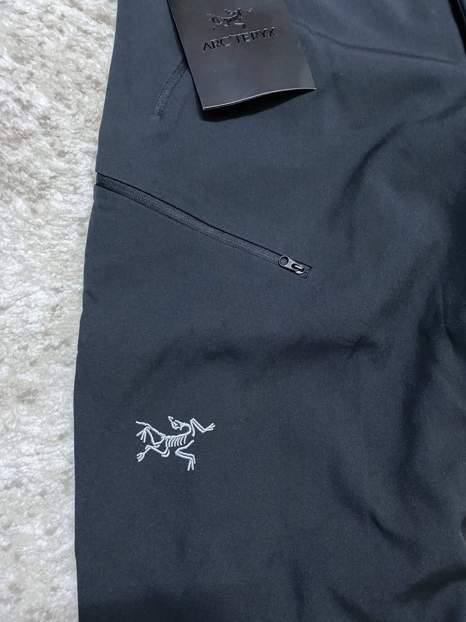 arcteryx
orginal 
size \36\38
بالە غیرمستخدم 
توصیل\جمع
***********
نظافە%100
