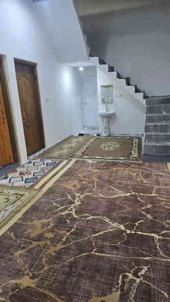 دارسكن طابو مالك زراعي عراقي وكاله مكاتبه ونسخه من الطابو المساحة 160متر العنوان بصره أبي حياتي العسكري شارع ابو دله يتكون بيت من غرفتين ودواني وصاله ومطبخ كراج حديقه صحيات داخل وخارج بيت بي ملحضات شي بصيط السعر 77مليون الاستفسار اتصل ***********
