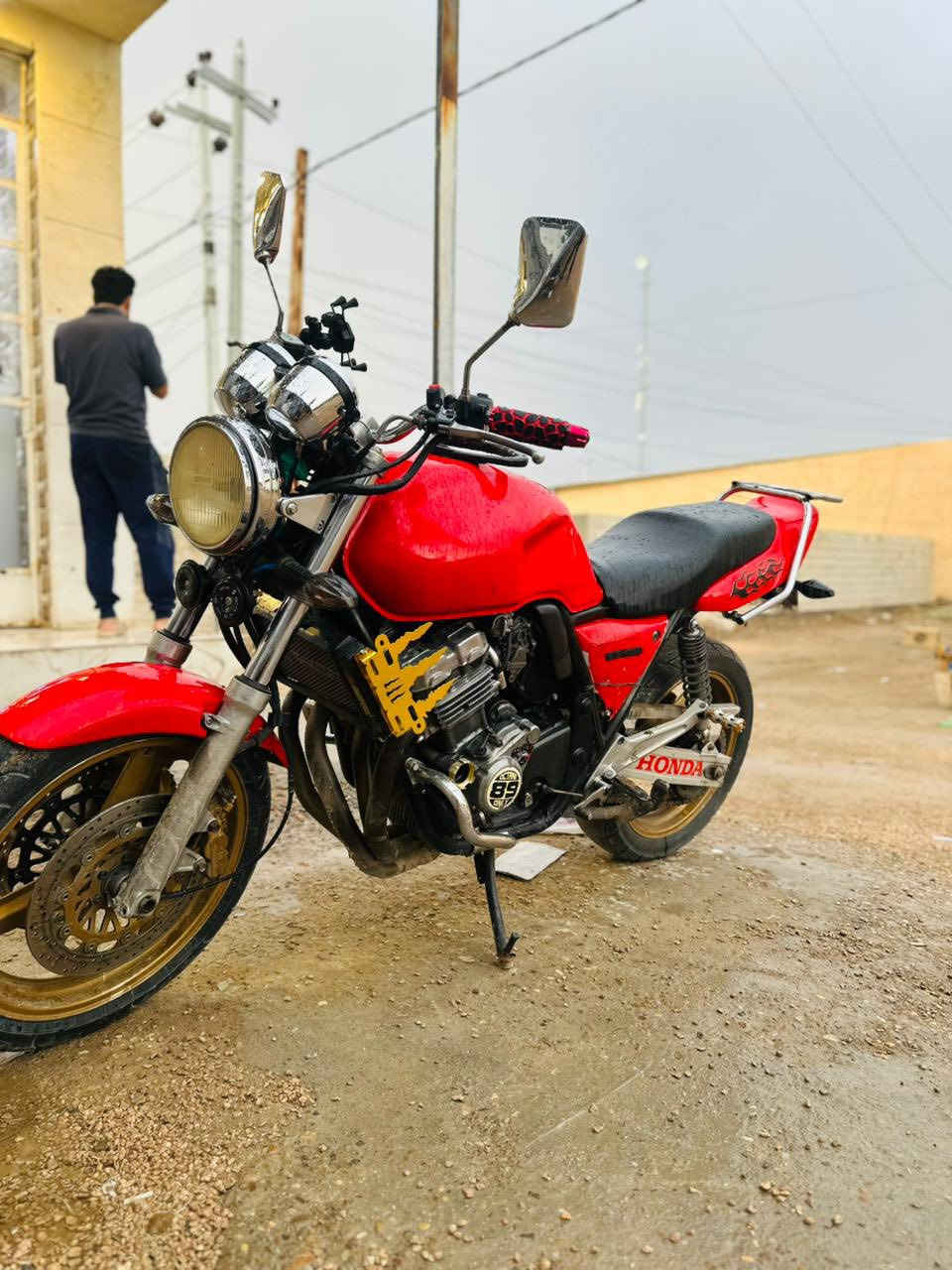 سيبي جيل اول 16
CB400

دراجه خير من اللّه مال جناي لامتعوبه ولا شي
دراجه شرط معدل 180 بطناش شلعه معدل خير من اللّه اتكفلك كير مكينه ومن
السرقه وهسوالف
تجي تفحص تجيك على راحتك 
محرك نعومه كير كشر كدامك كلشي شغال من تاير لتاير اي نقص مابيها فقط
شغل واطلع
مكاني الانبار الرمادي جويبه
سعر 1500
رقم تواص:***********
