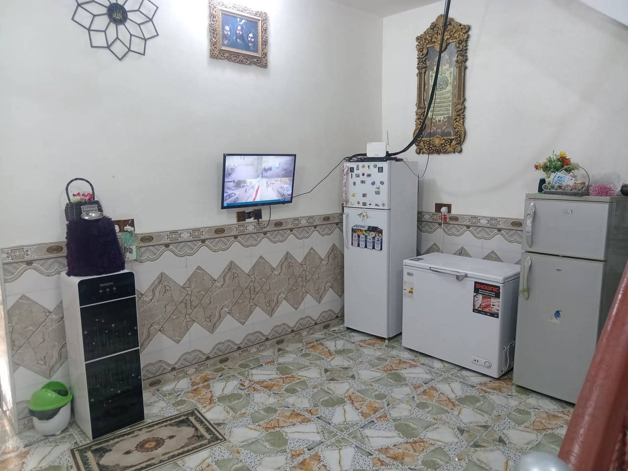 مشتمل للبيع 100 متر 5* 20 منطقة الشهداء قرب حسينية قمر بني هاشم يتكون من غرفه نوم ومطبخ وهول واستقبال بسمي اني صاحب العقار السعر 95 وقابل للتفاوض سنة البناء 2023 للستفسار على الرقم ***********
