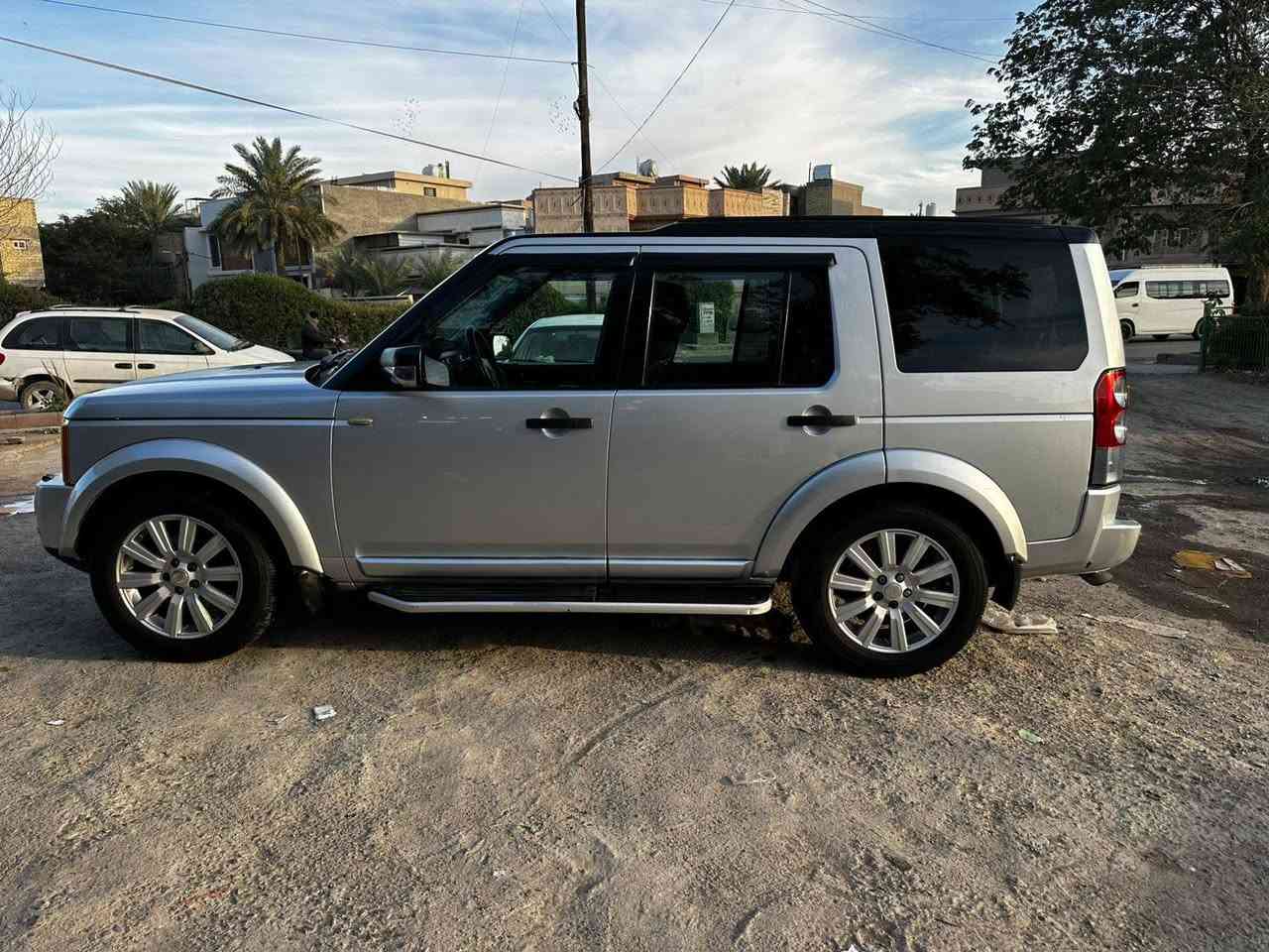 سلام عليكم شباب لاند روفر سياره كله شركه كفاله من كلشي عده شويه صبغ يم لقبق بازين كد عشرين سانتيم فول موصفات أو كله شركه مابيهه نقص محراك عادي مو سوبر موصفاته فول سعر ١١٠ موبيل *********** بغداد, العراق
