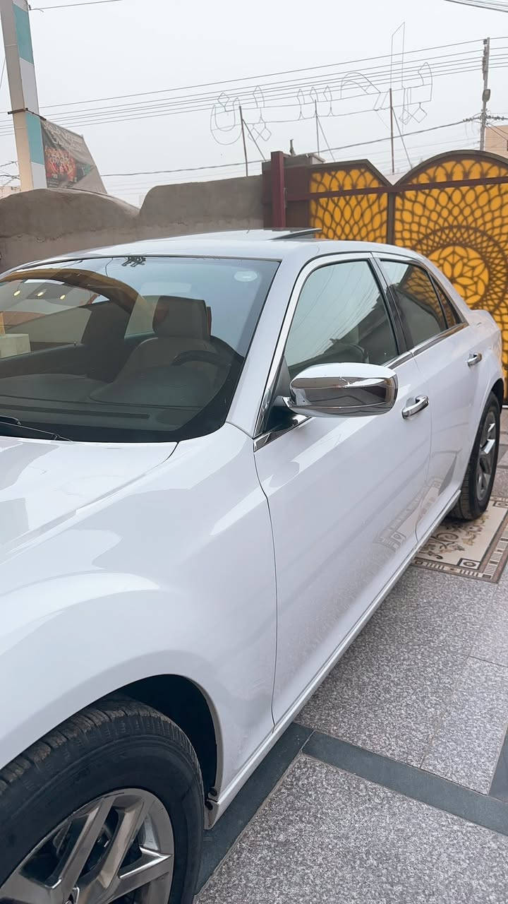 آلُـۜسـۨۚ(✋)ــِۖلُأمٌ ؏ـليۜـ(💜)ـكـۜم 
للبيع كلايسلر اوباما 
موديل 2018 
وارد كندي داخله كفاله مضروبه بالعراق جاملق امامي وبنيد بدون دواخل يعني ضربه خفيفه كلش 
رقم اربيل نكليزي بسم كردي تحويل او وكاله 
السعر 245 $ وبيه مجال
مكينه 6 سلندر    
مواصفات لمتد بانوراما فتحتين 
دواخل بيجي جلد 
كامره خلفيه 
منضومه زنون عالي ناصي 
ويل 18 
خزن كشنات 
سياره كلش جديده وحلوه
حداده جديده
تخم تاير 
مكان السياره البصره قضاء المدينه
السعر 245 $ وبيه مجال
***********
***********
