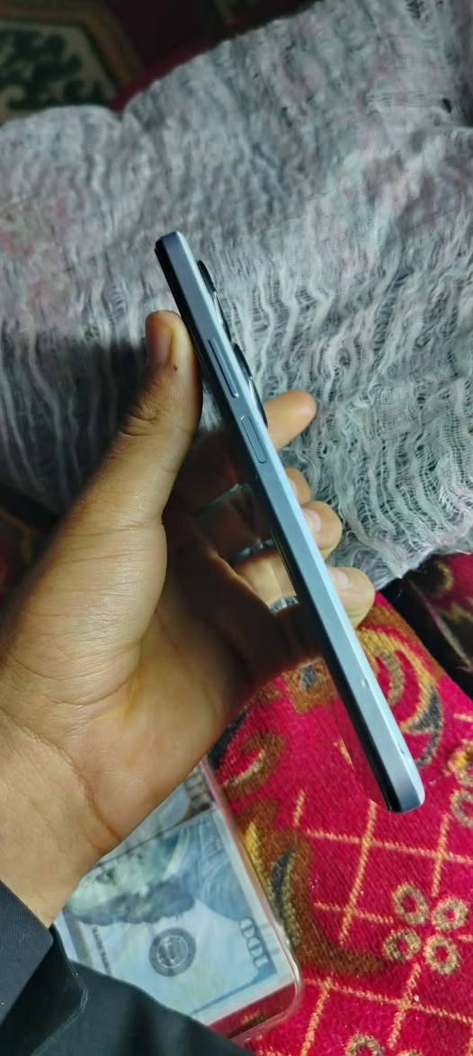 للبيع هونر x7b ب 135 ملحقاته كارتون + شاحنه. رقمي ***********
