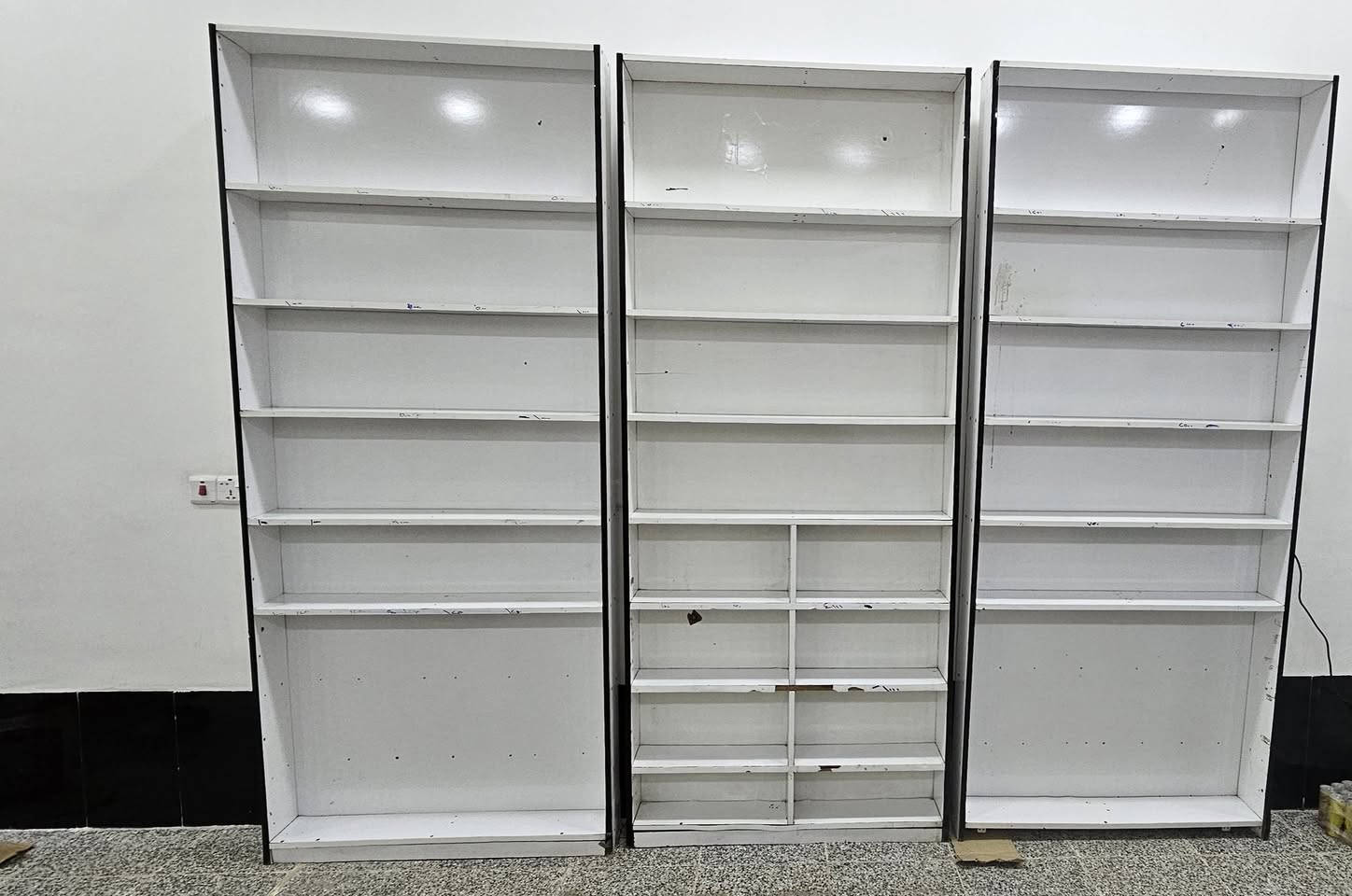 فاترينات للبيع عدد 3
سعرهن كلهن 100 الف
مكاني بغداد الرصافة الثانية حي البتول 
الاستفسار الاتصال على رقم ***********
