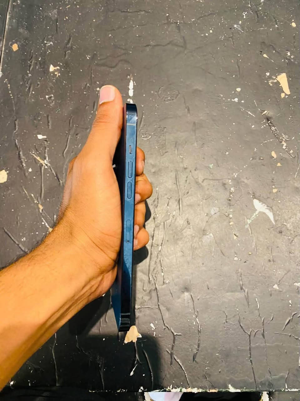 السلام عليكم 🤍
ايفون 12 برو ماكس 
ذاكرة 256
بطارية 77
مبدل شاشة فقط ( فيس ايدي شغاااااال ) 
اصلية 3 خيارات والتلفون نضافتة كدامكم 
سعرة 400 وبي مجال حك جيتك 
دورة / حي الصحة 
***********
