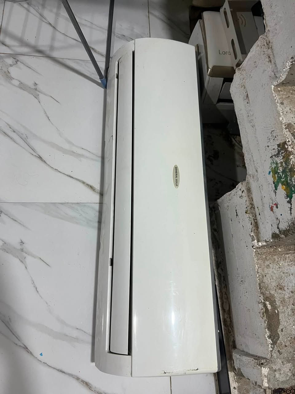 سبلت للبيع جنرال للبيع سعره 500وبي مجال قليل للاستفسار على الرقم ***********
