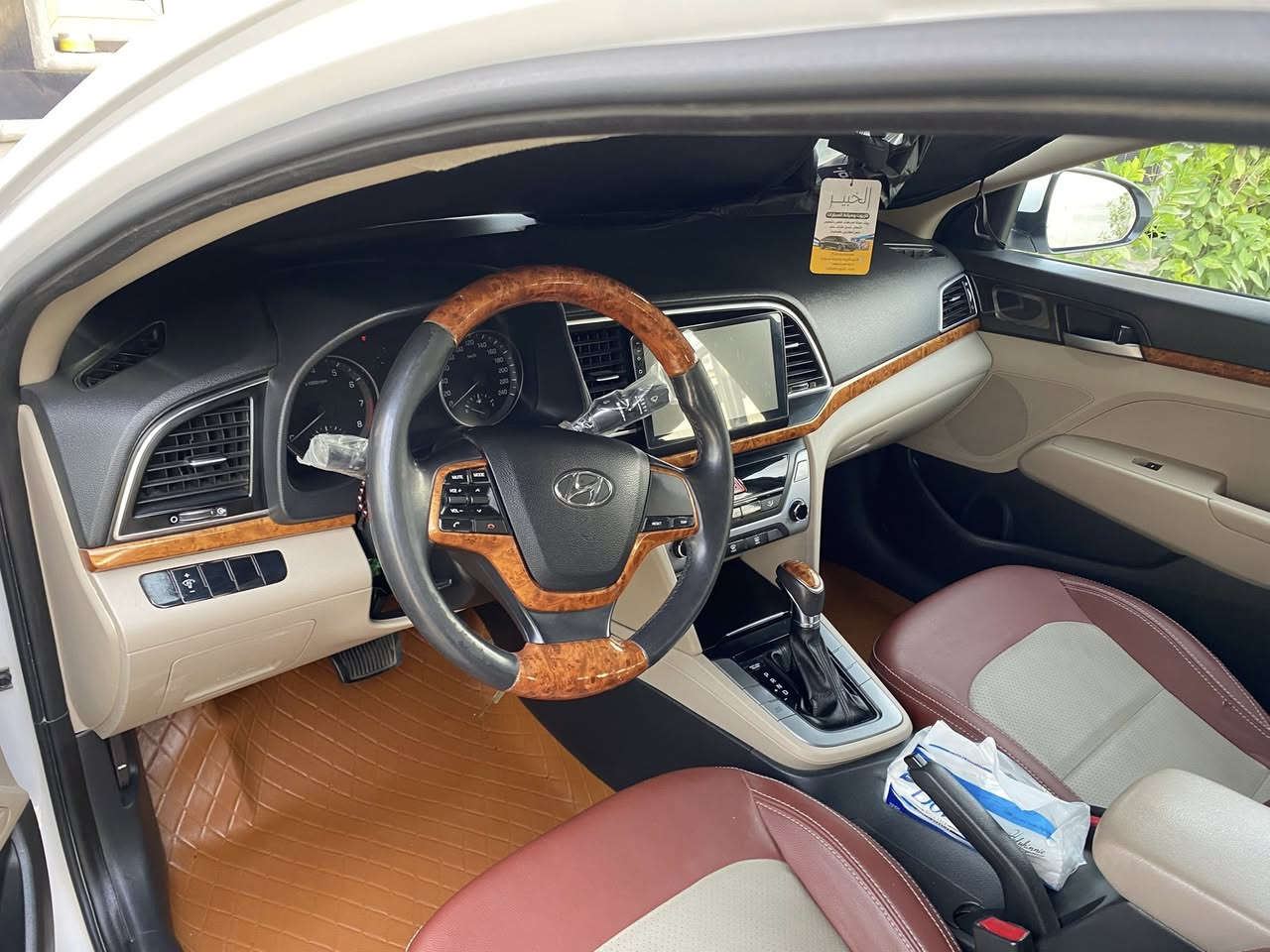 سلام عليكم اخوان إلنترا موديل 17  خليجي. ماشيه 115. مواصفات عاديه فتحه  سقف   محرك 2000   داخل صاج      سيارة رقم بغداد  مكانها بغداد   بدون تبديل او صبغ فقط خشم البنيد كرت اثر طخه   *********** السعر 150
