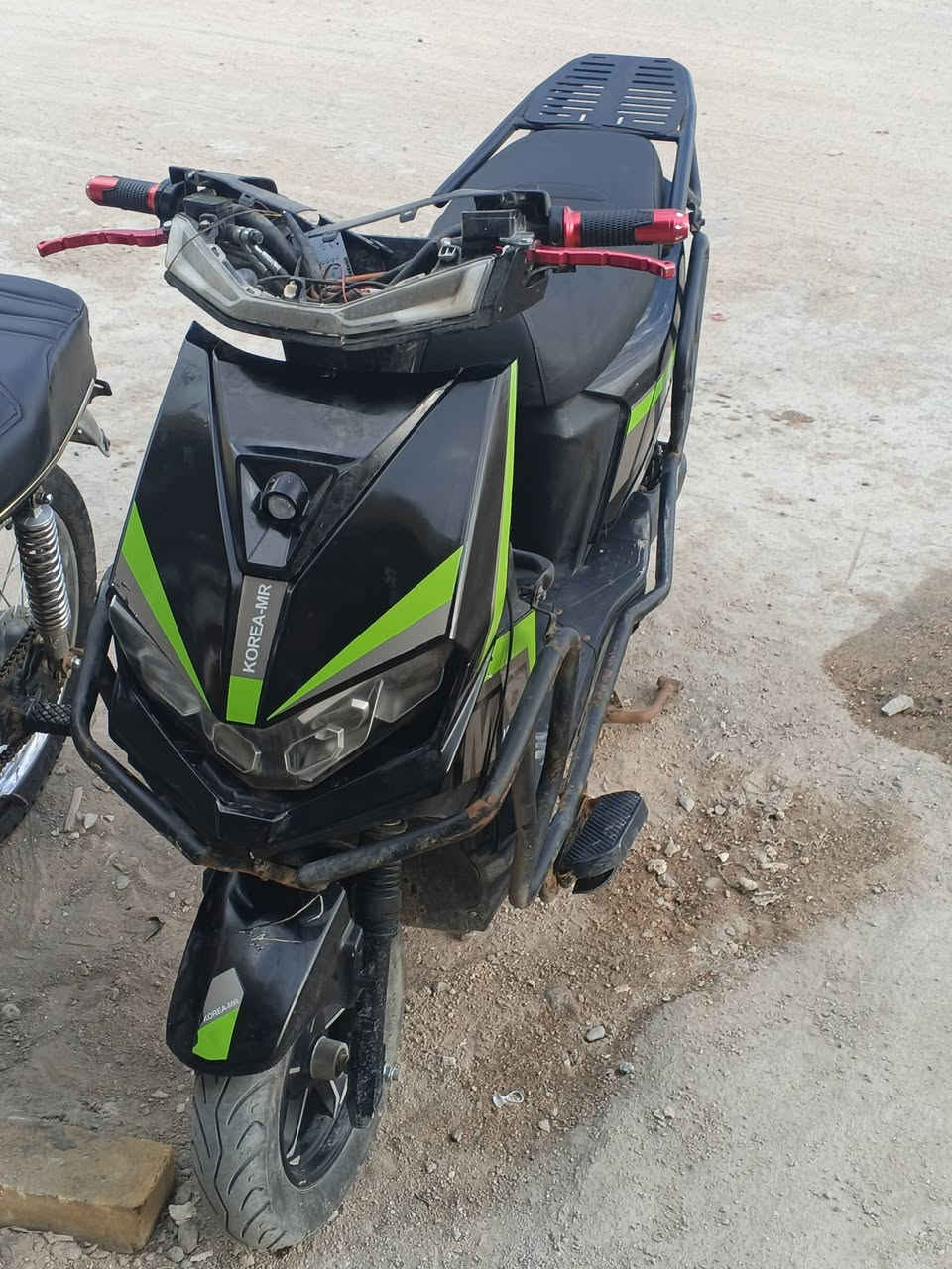 السلام عليكم دراجه شحن شركه Koriya Mar نقصا بس شاشه 6بطاريات نضيفات السعر 700وبيها مجال
***********
