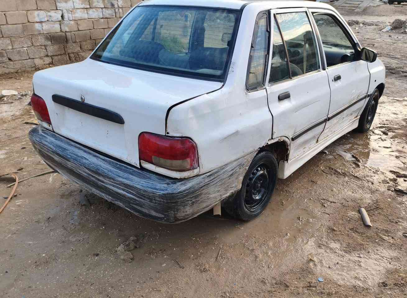 سلام عليكم سايبه 2014 كير بس اول يفلت ومحرك نضيف  حداديه نضيفه تخم تاير كهربائيات شغاله سياره بدون لوحات أوراقه كامله مدفوع كمرك  كوم حديد بيع ومراوس سعره 11 مكاني بابل القاسم ***********
