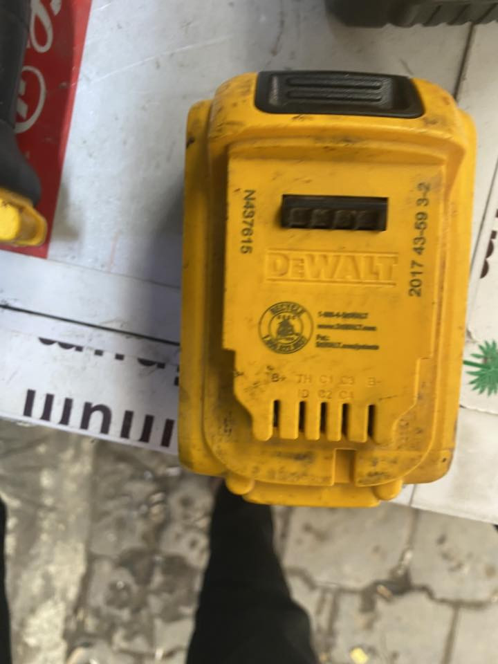 سلام عليكم. دريل شحن انباك  البيع دريل معا. بطاريات ثنين  بدون شاحنه البيع السعر خاص
***********
