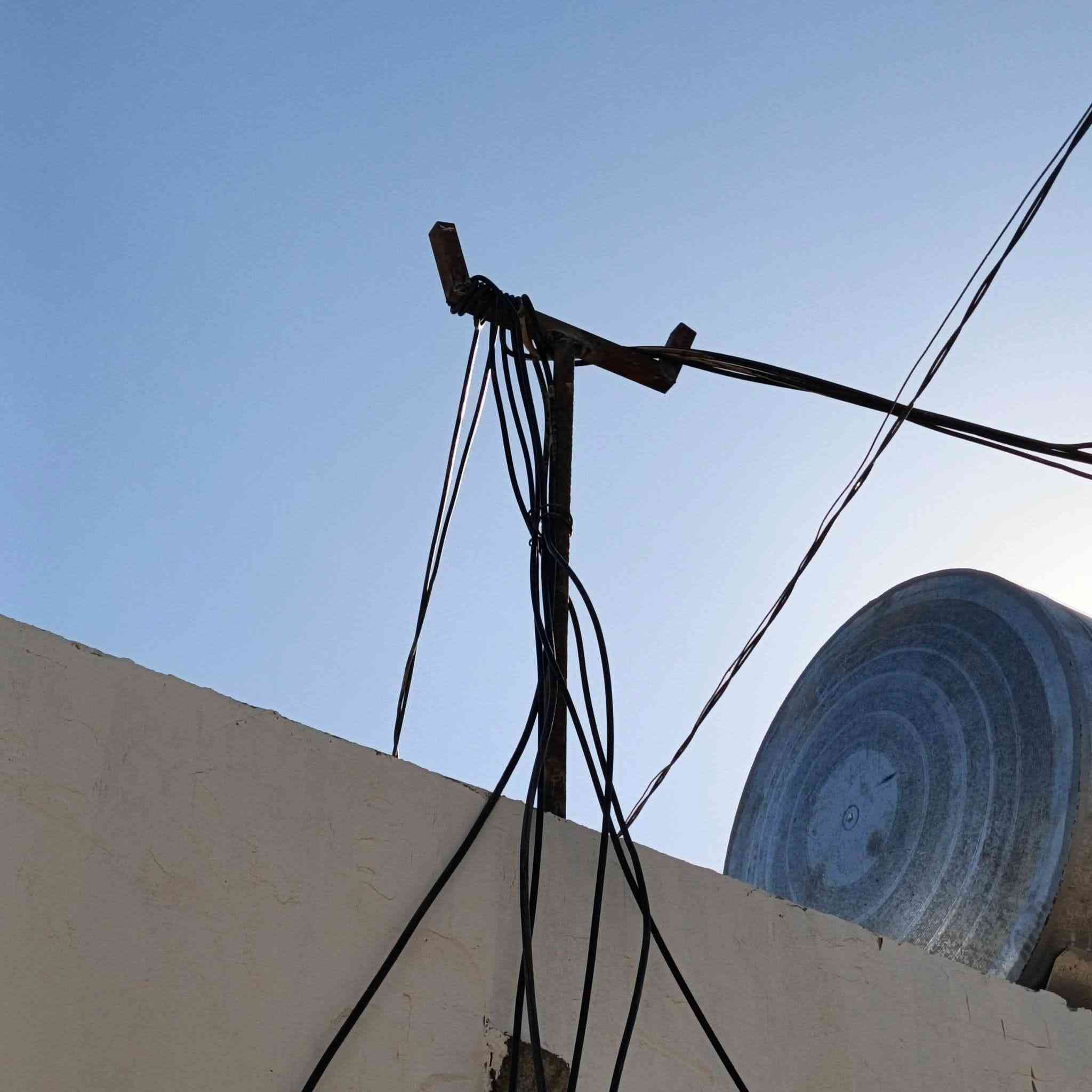 كهربائيين تاسيس منازل  لتسليك الكيبلات وتشنيط الويارت في الموصل
و سهل نينوى وتحويل مواقع في 
داخل الموصل ***********
