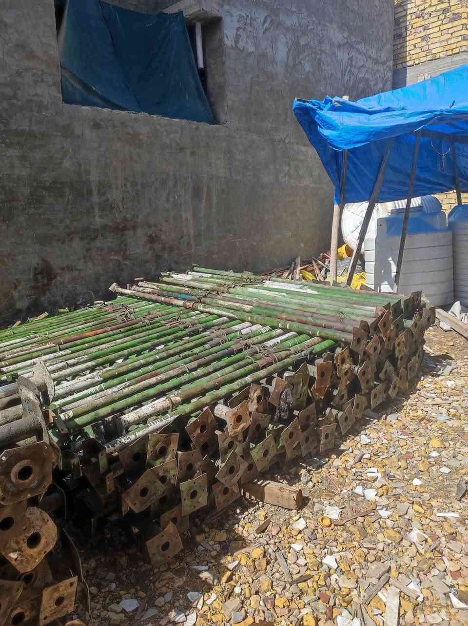 السلام عليكم جكات للبيع حاضن سن خشن الوزن الثقيل نظيفات العدد ٥٦٠ جك بسعر مناسب العنوان بابل المركز رقم الهاتف ***********
