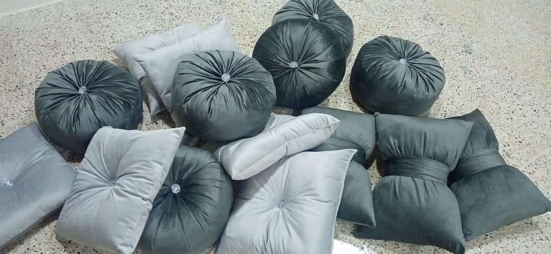 نشتغل أشكال الكوشات .. سعر الكوشة 4 فقط 💥💥 
عندي كل الالوان 
يوجد توصيل 
علقلولي حبايبي


**إذا كنت صاحب هذا الإعلان وتريد حذفه لأي سبب، رجاءا أرسل رسالة إلى الدعم الفني**