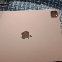 للبيع ايباد مع حساب بوجي ذاكرته 256 اليباد بي كسر بل شاشه حسبته بنص سع...