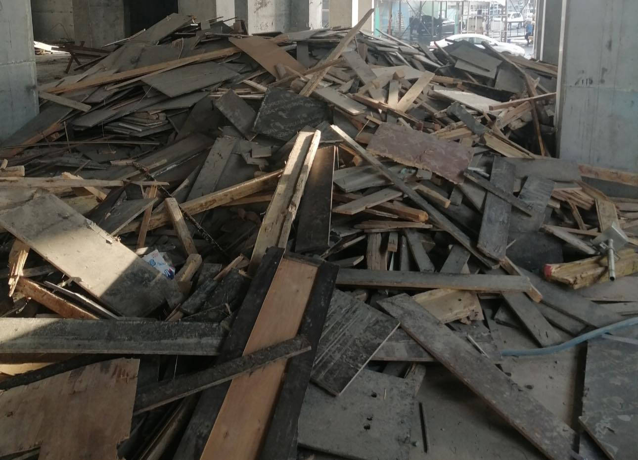 السلام عليكم ورحمة الله وبركاته
يتوفر بلاييود للبيع كما موضح بالصور باسعار رمزية 
للتواصل (***********)
