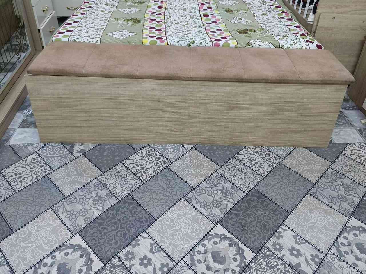 سلام عليكم إخوان
غرف نوم مستعمل 8 أشهر 
8قطع نضيفه وحلوه 
الاستفسار ***********وتساب فقط
