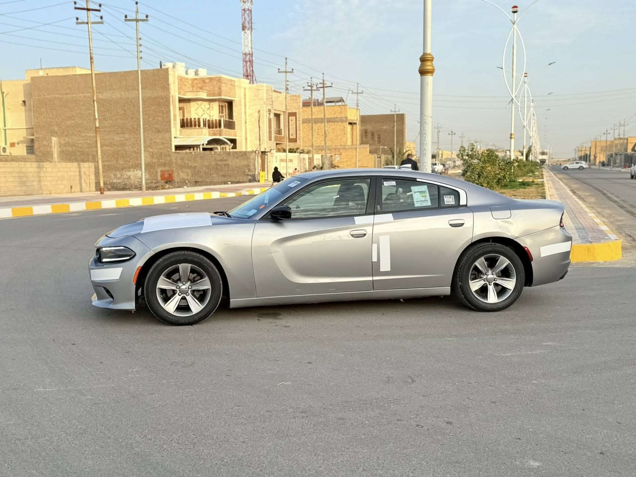 البيع جارجر 2018 اصل موصفات SXT رقم بغداد  تحويل ثاني يوم  سياره جديده وجاهزا وارد مريكي بيه جاملق وبنيد  مكينه وكير وحداديه وطخم تاير وتبريد وكسن كفاله وسعر ١٦٤ وبيه مجال مكان سياره ناصريه مركز ***********  وشراي ينتصل
