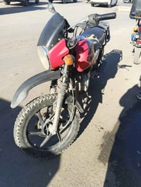 السلام وعليكم دراجةلبيع بوكسر 22 شهر ل 10 اوراق موجوده بس مخسوله الدرا...