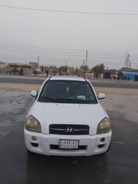 شباب   توسان موديل 2007 للبيع فقط  السياره مصبوغة صبغ عام للجماليه فقط...