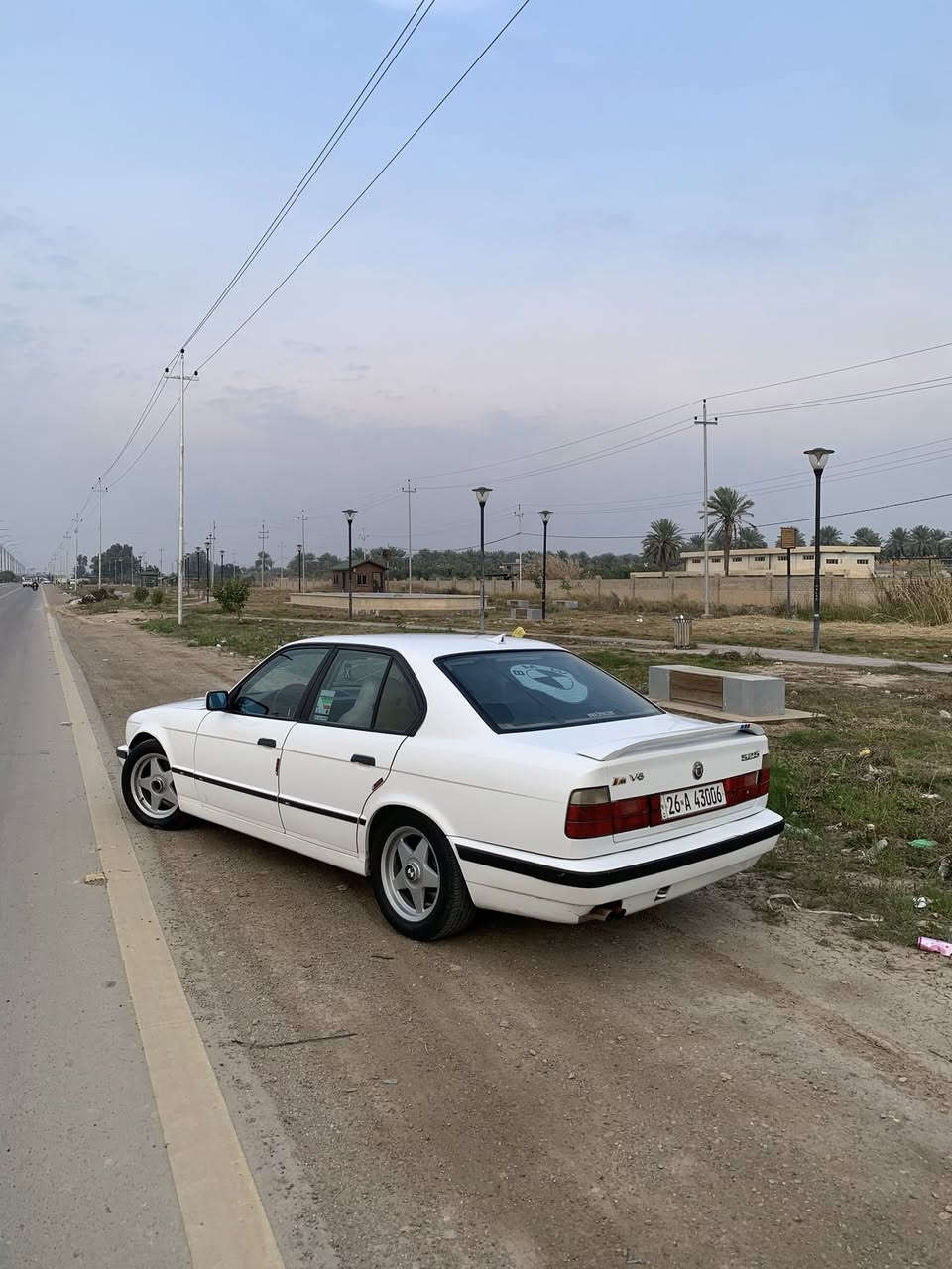 للبيع بدون مراوس 

بي ام موديل 1991 

رقمها انكليزي جديد هزه بعدها مساقطه 

مكينه جديده مسكر عدل 

كير جديد رياضي 7نمر ويا البك 

صدر امامي خلفي جديد 

كهربائيات كلها شغاله 

ايرباك ستيرن 

سوار لايتات 

السياره جاهزه مبيها نقص 

السعر 51وبيها مجال 

***********
