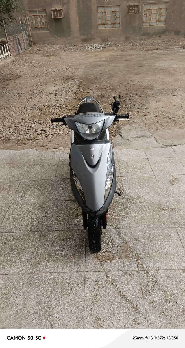 سلام عليكم 
دراجه ماكس عدله لون سمنتي دراجه رمبه كله ختم واحد دراجه كله بلاد سعر مليون مكاني بصره دير رقمي *********** القرنة, البصرة
