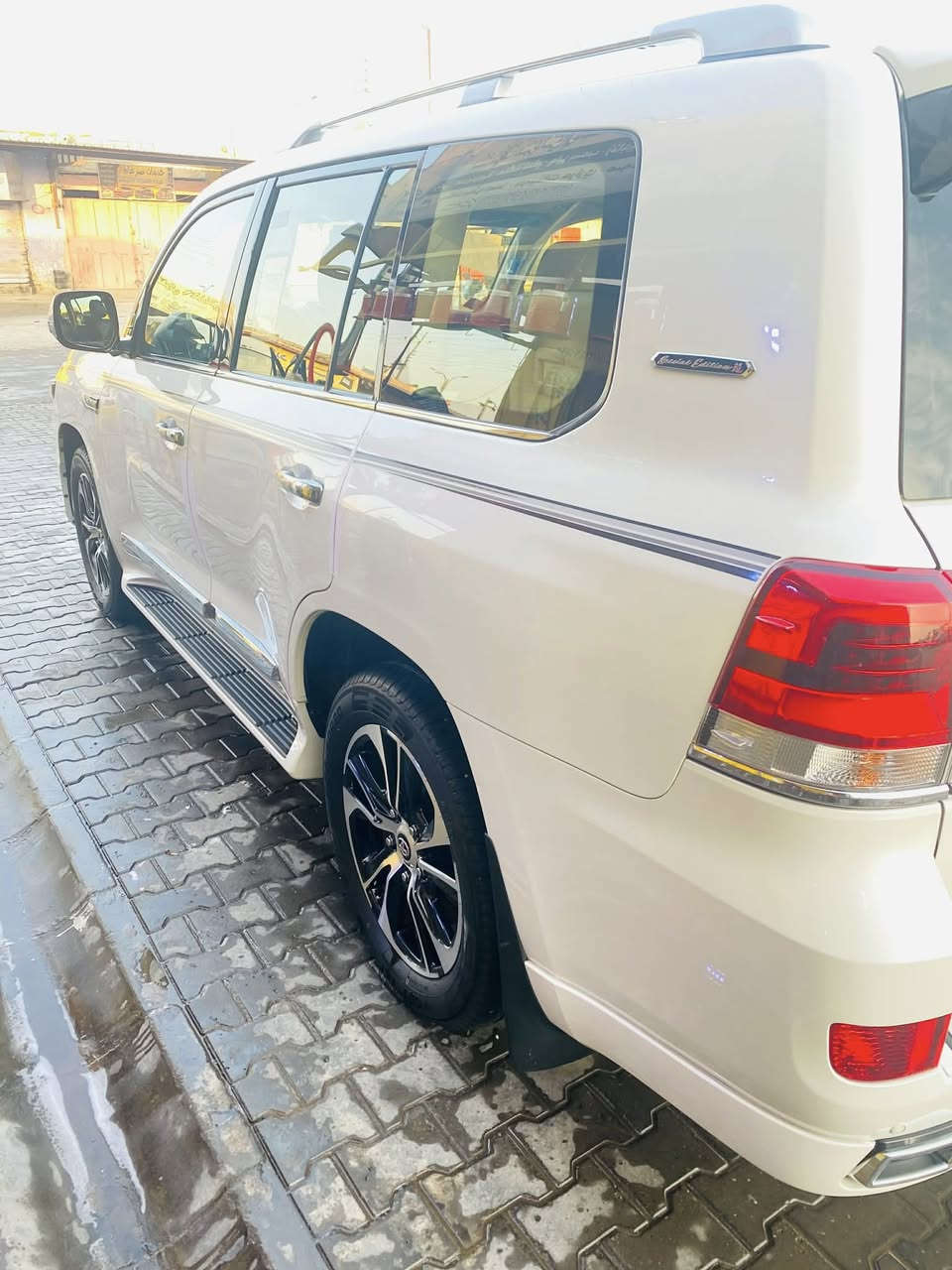 لاندكروز 21ساز رقم بغداد بسمي ماشية 65الف مكفولة كفالة عامة ابيع او مراوس بموديل 22شراي يخابر***********
