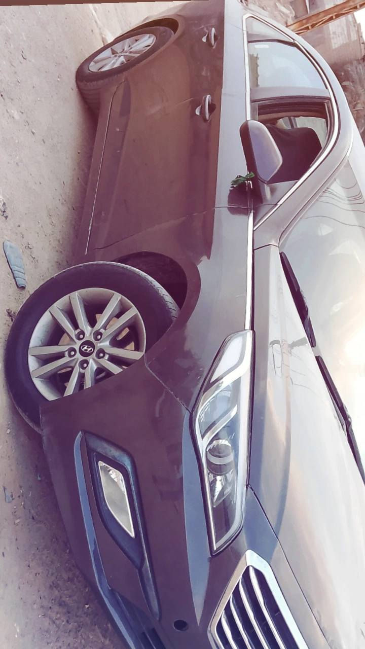 سلام عليكم 
سوناتا للبيع 
موديل 2015
حادثه جاملق و بنيد بدون ايرباك 
مواصفات 
تحكم ستيرن 
تثبيت سرعه 
نضام ايكو و سبورت 
.
محرك سياره 2400 Jedi Ai 
حداديه 80/100
تبريد ثلج مكينه حلوه و ناعمه 
سعر خاص 
رقم الاستفسار 
***********
