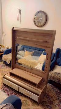 ميز تلفزيون • مكسورة • توصيل بغداد