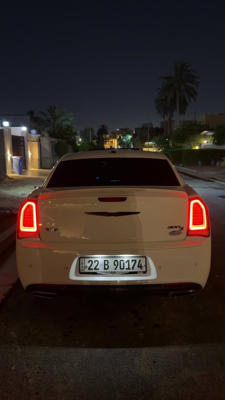 السلام وعليكم للبيع كرايسلر C300 خليجيه وكالة هارلم 
مكفوله كفاله عامه موديل 2023 
رقم اربيل 
الفئه S فول مواصفات معروفه 
الممشى 29000الف كيلو
ثلاث بصمات وياهه 
الموقع بغداد حي القادسيه 
السعر 385 ورقه وبيها مجال بسيط
***********
