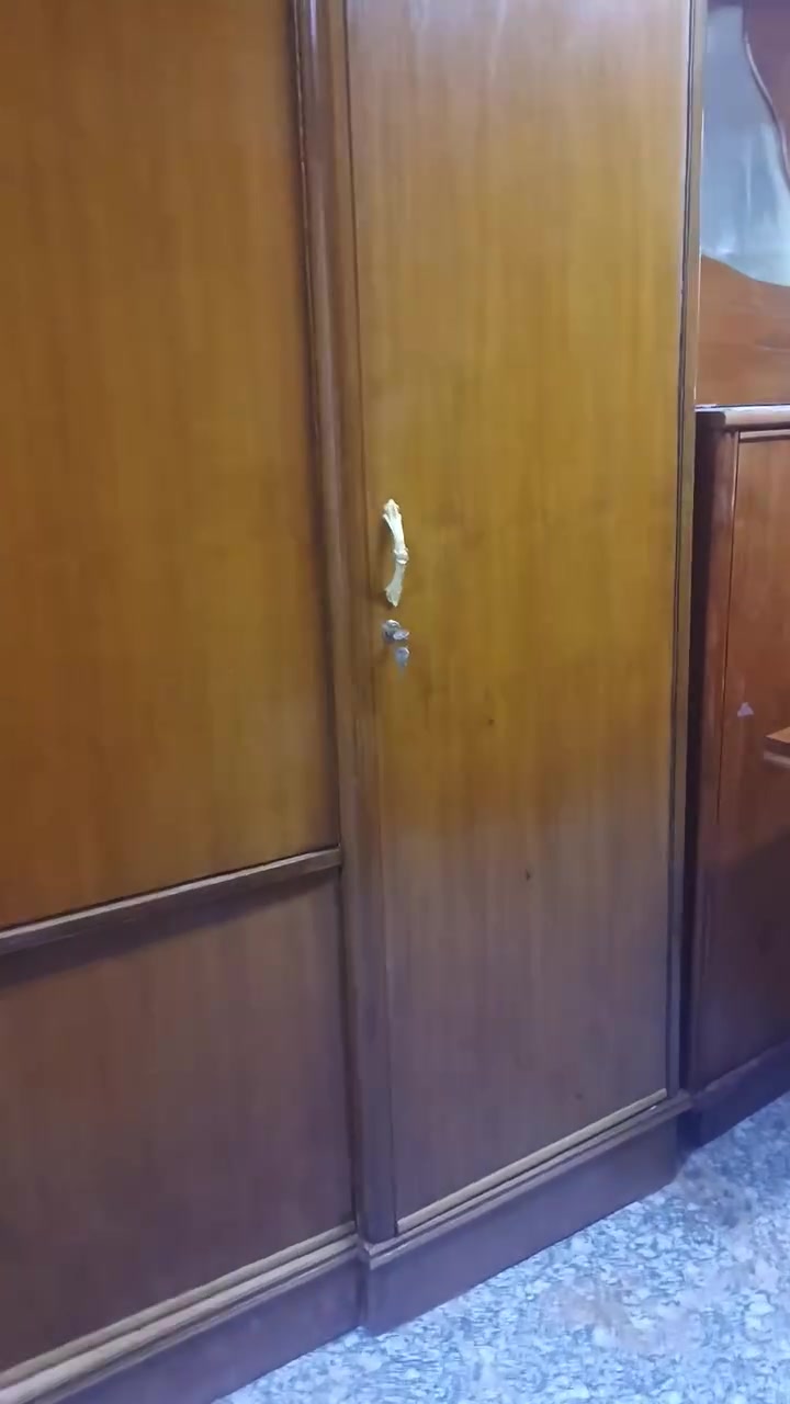 اغراض للبيع ليريد يجي خاص او واتساب ***********
