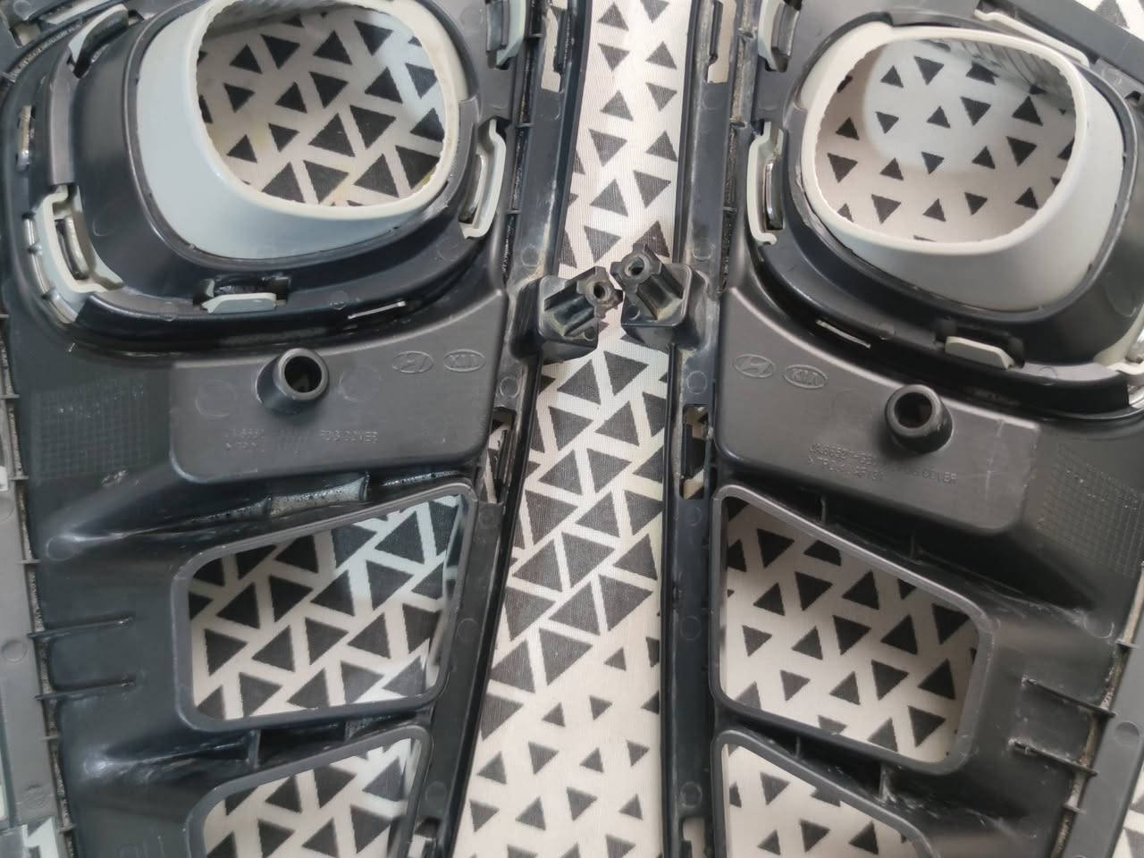 السلام عليكم قاعدة بلوجكترات بيكانتو ترهم موديل ٢٠١٨ واتت صاعد  اصلية مال تفصيخ  السعر الزوج ب ٥٠ الف مكاني بغداد الشعب
***********
للعلم يبيعون سعر القطعه ٤٠ الف
