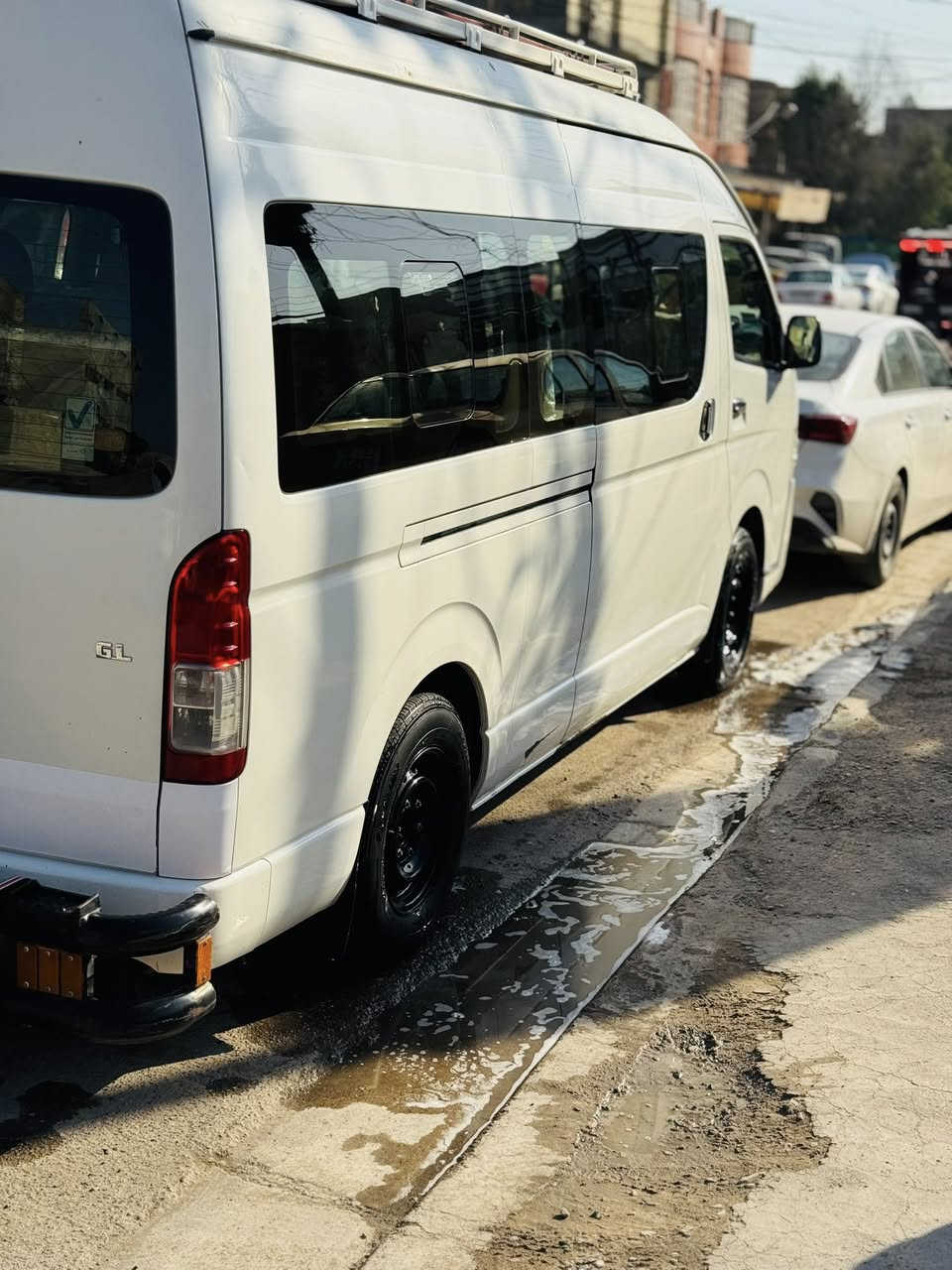 السلام عليكم هايسة موديل 16 شهر12 دوشمة جديده   سيارة بيها بس هذة جوة باب السلايت  و كير و محرك كفاله تبريد  الخاص مغلق ***********
