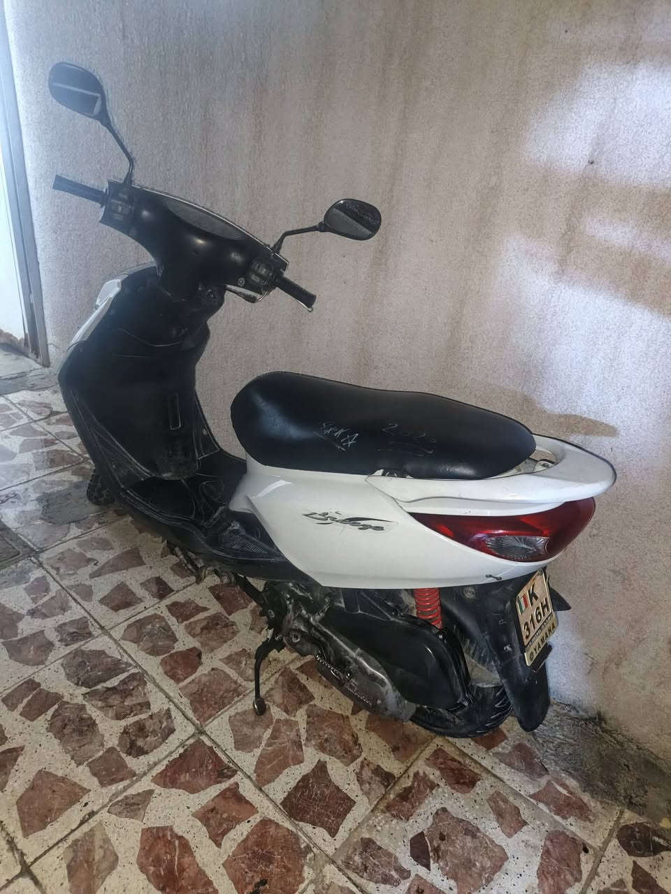 للبيع دراجه بريز كاملة مكينه ناعمة السعر ٥٥٠ مكاني مدينة الصدر
‏‪***********‬‏
