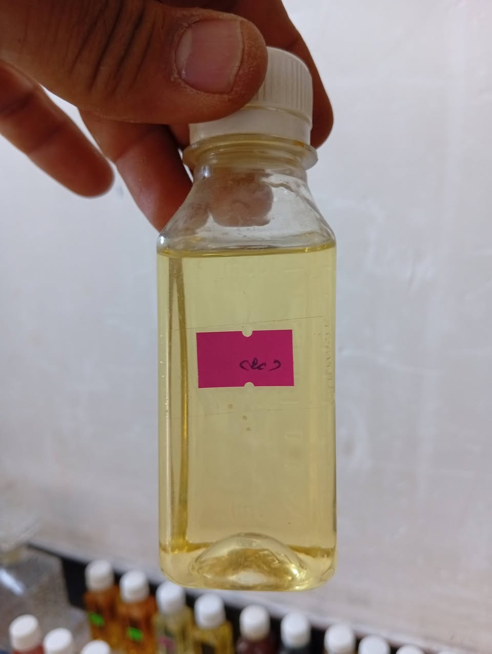 عطور مركزه فرنسيه بيبي اسنس البيع العدد  40 عطر كل عطر 100مل
.+سرنجه 
+شيش فارغه العدد 35 
+شيش متروسه 24 قطع
+شيشه كبيره تخلي بيه كحول 
كلهن 450الف معا توصيل
والله فوك 550صارن عليه  

سبب البيع شتريتهن وكلت استرزق على معارف عود شغله ثانويه  بس طلعو المعارف ضيم وضلايم  المهم الي يفيدنه ويريد يسترزق بيهن  بل عافيه علي. 
***********
