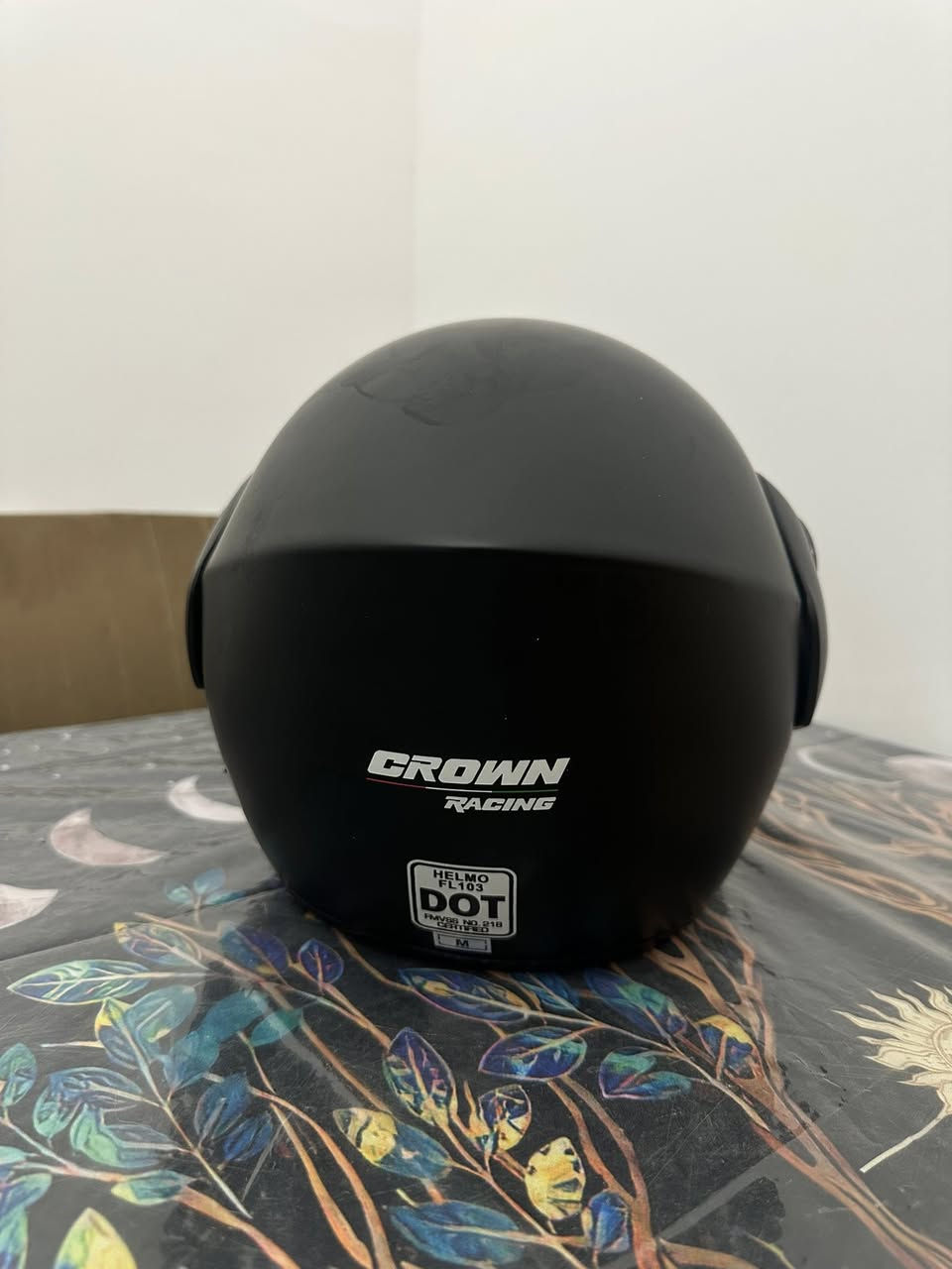 السلام عليكم خوذه ماركه كراون فج قلاب +جامه + نضارات + تهويه سعره 60 وبيها مجال للشراي خوذه اصلي شرط قياسه M بعده بل باكيت  ممتواجد خاص شراي تدلل اتصل *********** مكاني كوت
