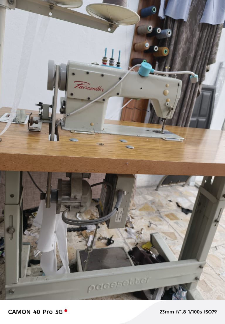 السلام عليكم ورحمة مكاين خياطة وفر للبيع نضيفات ***********
