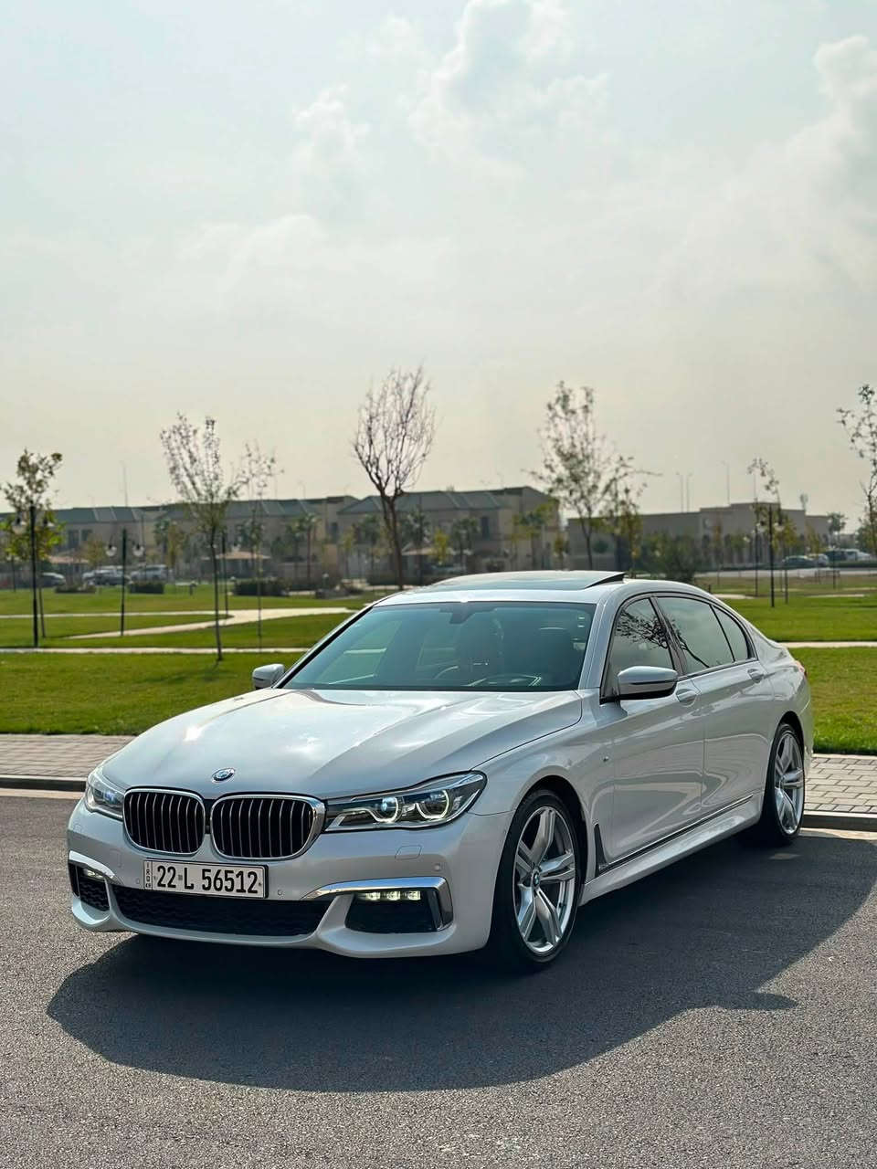 BMW 740Li 2016
خليجي وكالة العروش
بدي وكير ومكينة وكهربائيات مكفول
 

المواصفات فوول مواصفات الخليجي 
بدي كت M بلااد M خارج مع داخل مع ويل 
بانوراما 
داتا شو 
بصمتين بصمة شاشة + بصمة عادية 
مقاعد امامية تدفئة تبريد 
نظام عطر نوعين 
شاشات خلفية 
ايباد خلفي 
شحن واير ليس
5 بردات 
ليد ترحيب اسفل جوانب السيارة 
بعد مواصفات كثيرة موجودة مثل صندوق كهرباء ورادار خلفي وليد جانبي خلفي  و5 كامرات تدفئة مقاعد خلفي حساساات خلفية
5 بصمات خزن ميموري مقاعد ريمونت خلفي  ....االخ
ممشى السيارة 225 الف كيلو ولييس ميل 
بيع او مراوس حسب القناعه
سعر السيارة 26.500 الف$ ( 265 ) بيها مجال بسيط 
4 قطع صبغ بدووون دوااخل بدووون ايرباك 
للتواصل ***********

