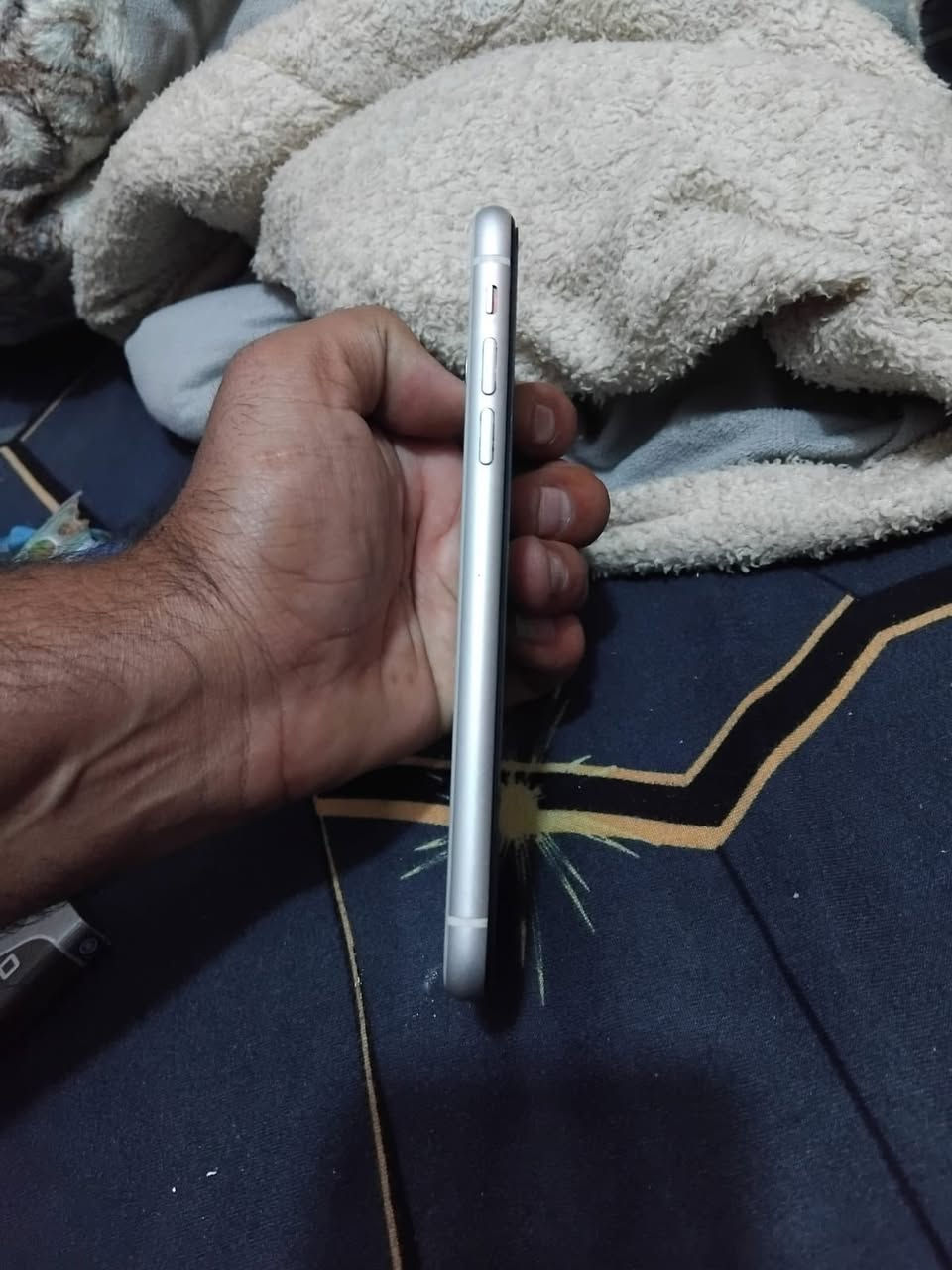 السلام عليكم
مراوس فقط 
ايفون xr نظافة 100‎%‎ 
نفس ماموضح بالصور
مبدل شاشة اصلية
بطارية 83 شعندك مراوس نزل صور وتفاصيل


**إذا كنت صاحب هذا الإعلان وتريد حذفه لأي سبب، رجاءا أرسل رسالة إلى الدعم الفني**