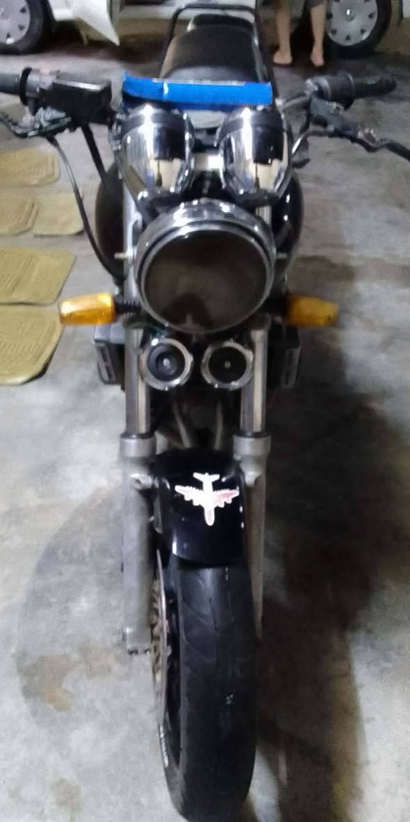 سلام عليكم للبيع HONDA400 (CB محرك مفتوح سعر9 رقم موبايل***********
