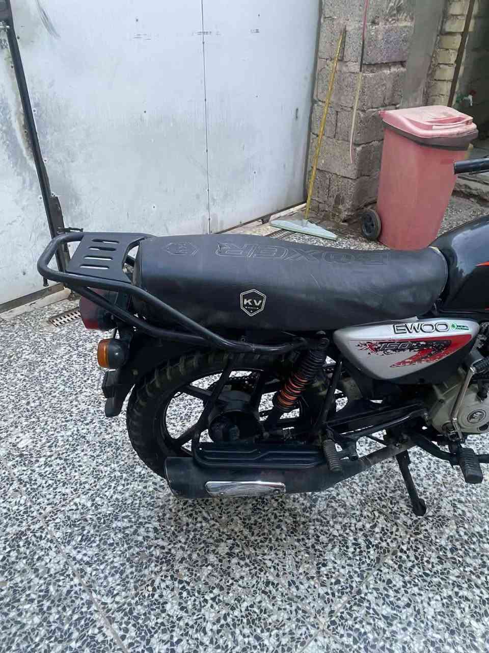 السلام عليكم دراجه بوكسر 22
مرخصت الادمن 
السعر ١٨٠٠
مرقم بغداد هزه جديده تحويل ثاني يوم
عنوني المشتل
***********
