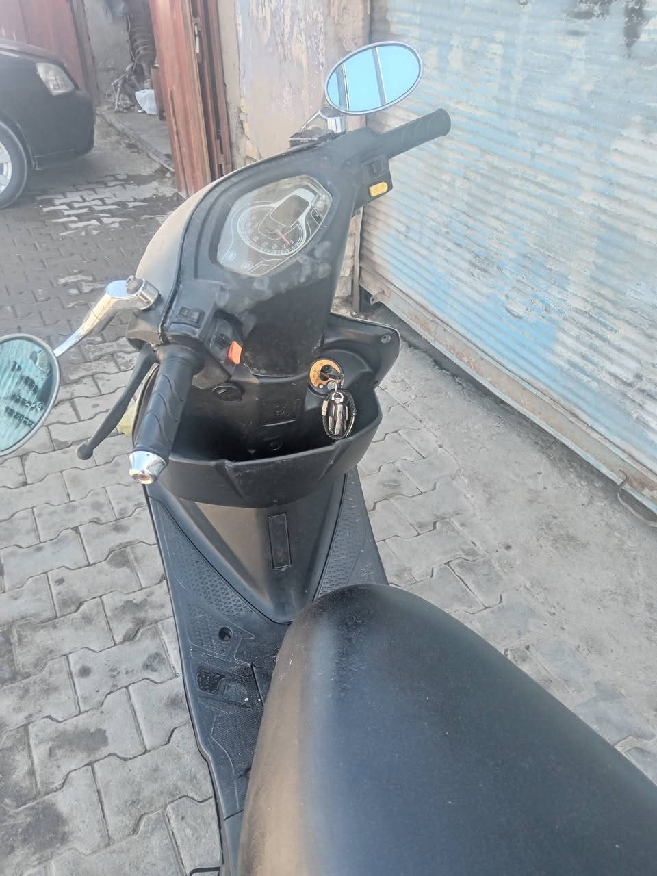 سلام عليكم ادرس حديث ماليزي للبيع الدراجه نضيفه وجاهزه كله شغال كهربائيات شغاله هندر سلف السعر 250وبيه مجال قليل  مكاني كوت الشهداء قرب معمل الو كسجين لاستفسار ***********
