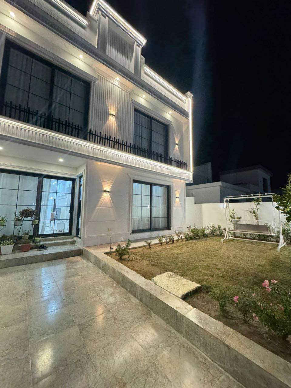 بيت للبيع في اربيل مجمع لاوان ستي
المساحه 200 م 
طابقين 
يتكون من 

غرف نوم عدد 4 ( فيها غرف سويت ) 

#التمليك لكل شخص يحمل الجنسيه العراقيه
 السعر 12 دفتر ونص 
متبقي عليه قسط 
***
خانووی  بۆ فرۆشتن لە لاوان ستی 

ڕووبەر 200م 

دوو نهۆم

پێکهاتووە لە : 

4 ژووری نوستن (هەندێکی سویتە ) 
****
رقم الاتصال او واتساب
***********
***********
*********** أربيل, العراق
