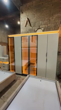 غرفة نوم مودرن فاخرة • إنارة LED • حلب الكلاسة