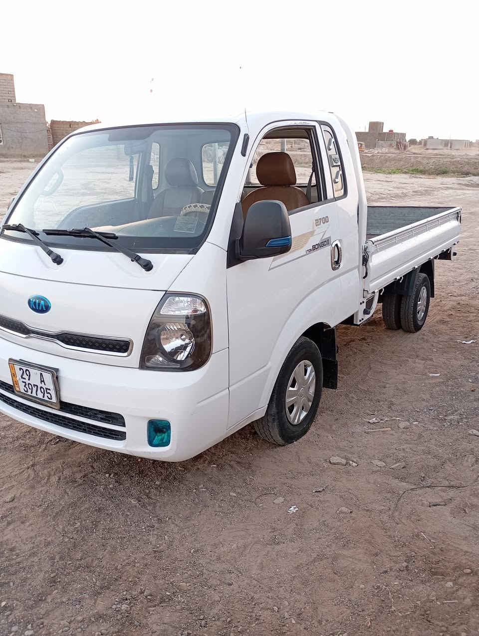كيا بنكو موديل ١٨ رقم واسط بسمي مكفولة كفالة عامة من كلشي ماشية ١٥٠مكينة شركة مامفتوح بيها برغي مكفولة من بخار وتنقيص السيارة كلها وضع شركة تبريد ثلج مابيها نقص برغي جديدة بمعنى الكلمة ومال جناي الي يدور نضيف يتصل مكانها الشوملي ***********
