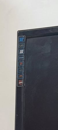 شاشة OPERAL • ٣٢ بوصة • بدون نت